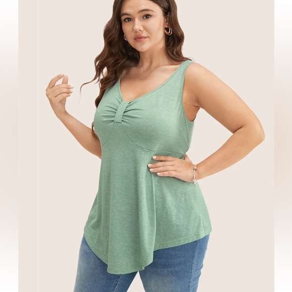 BloomChic Plus Size XL Solid Ruched Detail Asymmetrical Hem Tank Top us14-16 - Picture 3 of 6